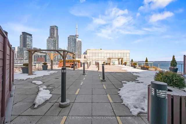 Additional image 33 of 550 Queens Quay Unit 512