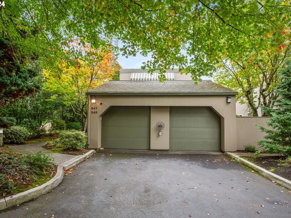 549 N Tomahawk Island Dr #1, Portland, OR 97217