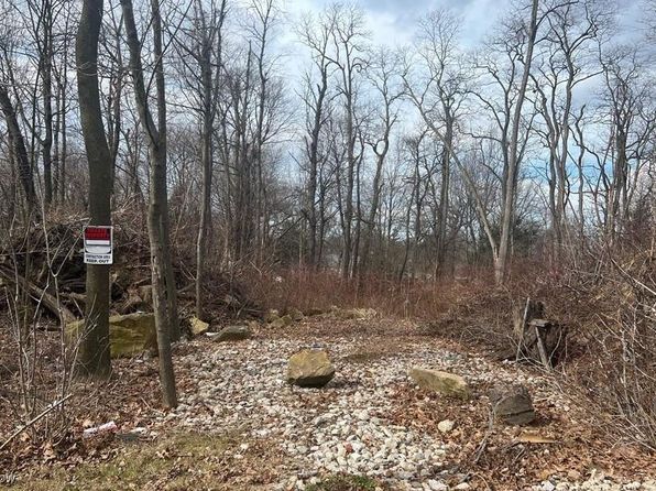 3335 Mayfield Rd, Cleveland, OH 44118