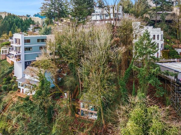 2590 SW Buckingham Ave, Portland, OR 97201