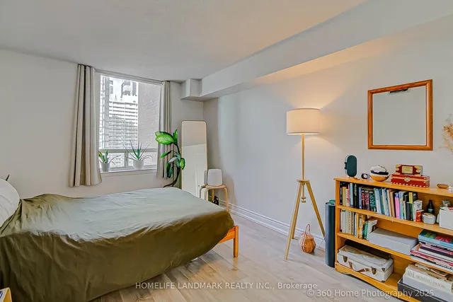 Additional image 20 of 633 Bay St Unit 1703