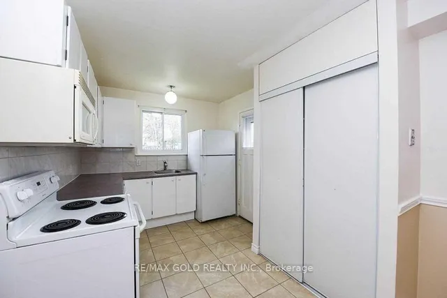 Additional image 3 of 3657 Woodruff Cres