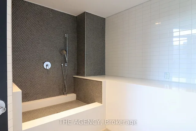 Additional image 24 of 395 Dundas St