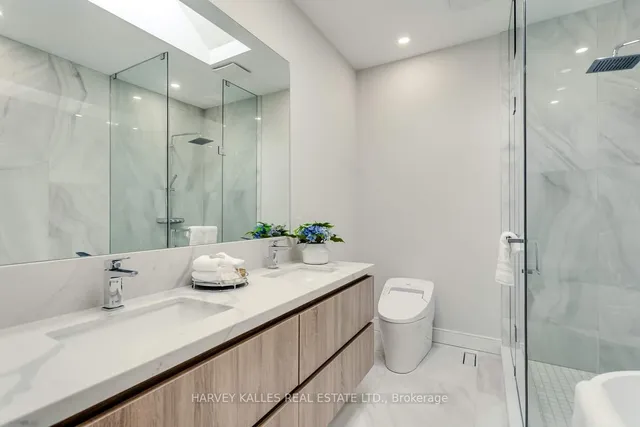 Additional image 32 of 194 Sheldrake Blvd