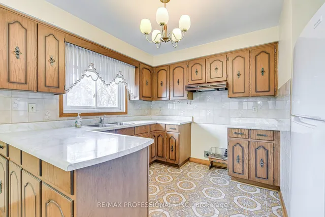 Additional image 11 of 2314 Sheppard Ave