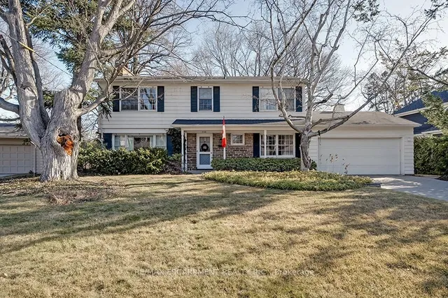 359 Rosslyn Dr