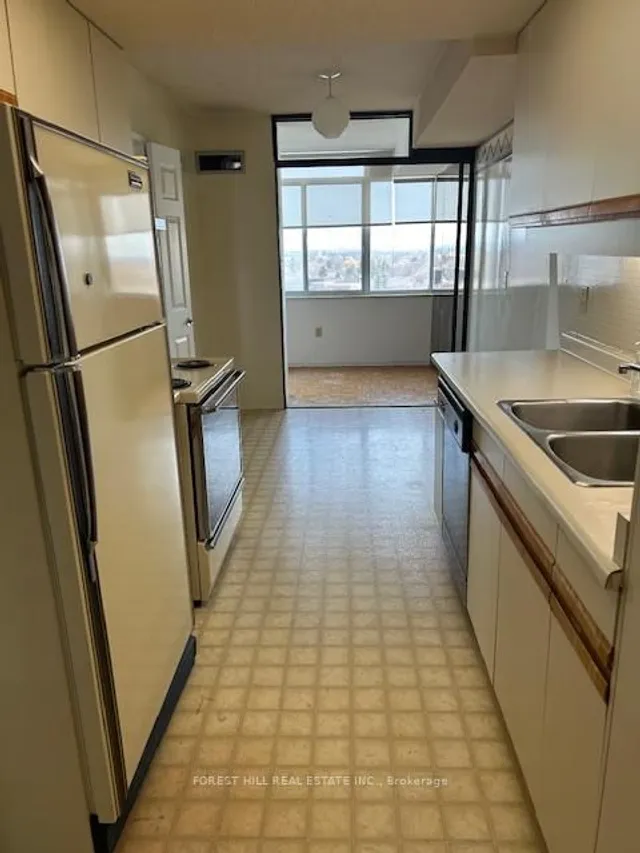 Additional image 4 of 3000 Bathurst St Unit 1106