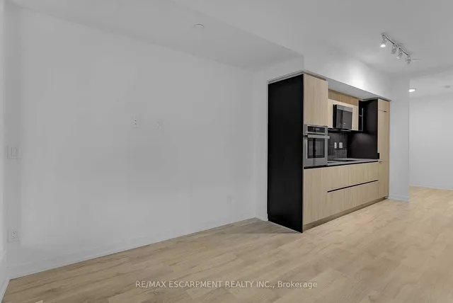 Additional image 7 of 2 Augusta Ave Unit 204