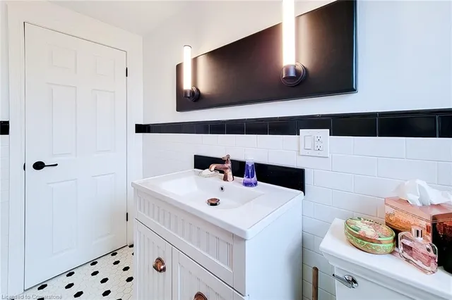 Additional image 44 of 1347 Lakeshore Rd Unit 37