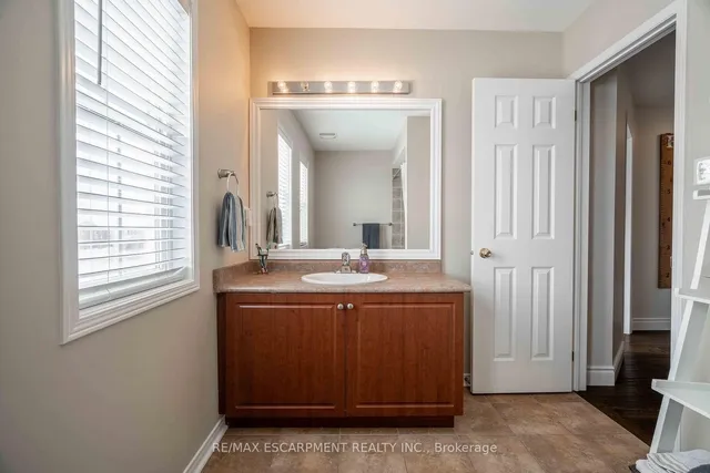 Additional image 25 of 212 Bradley Ave