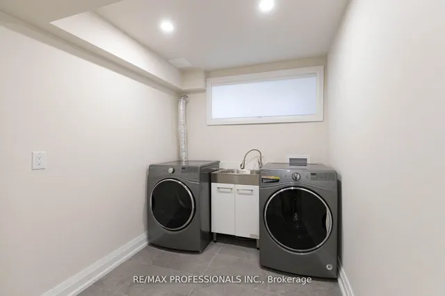 Additional image 27 of 2 Emery Circ