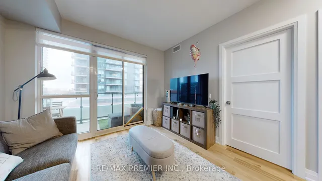 Additional image 8 of 10 Park Lawn Rd Unit 404