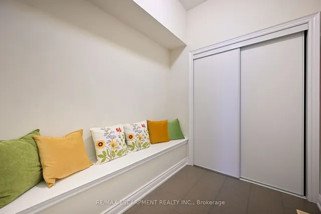 Additional image 16 of 300 Crafter Cres