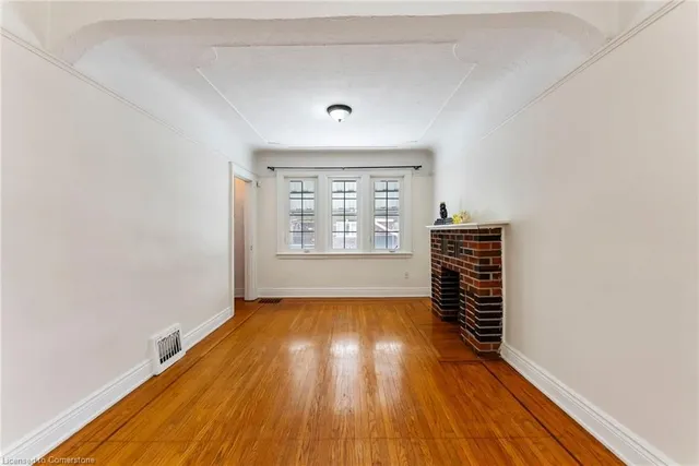 Additional image 4 of 15 East 12th St