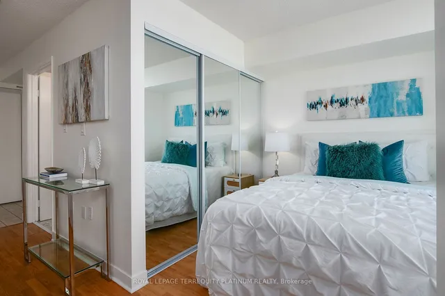 Additional image 19 of 650 Queens Quay Unit 1123