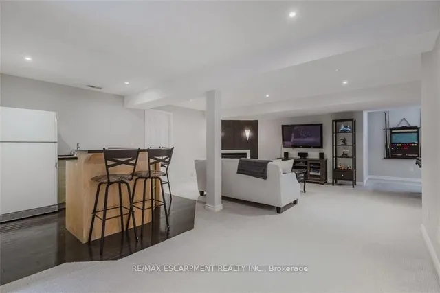 Additional image 31 of 954 Wintergreen Pl