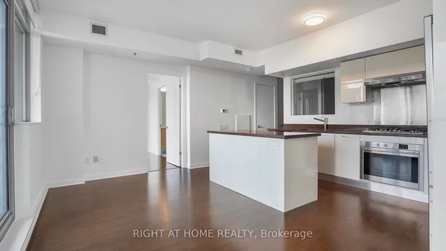 Additional image 11 of 375 King St Unit 2103