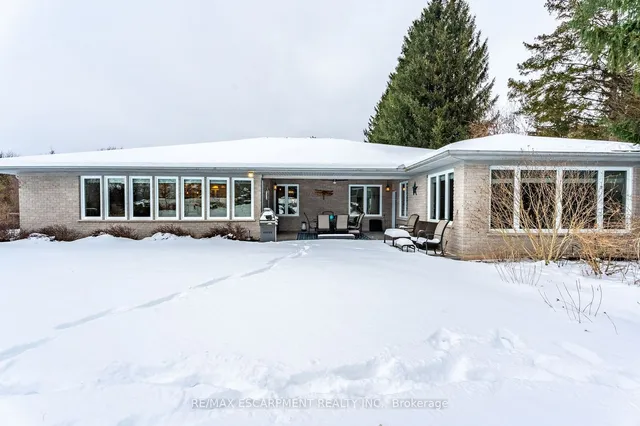 Additional image 39 of 715 Robson Rd