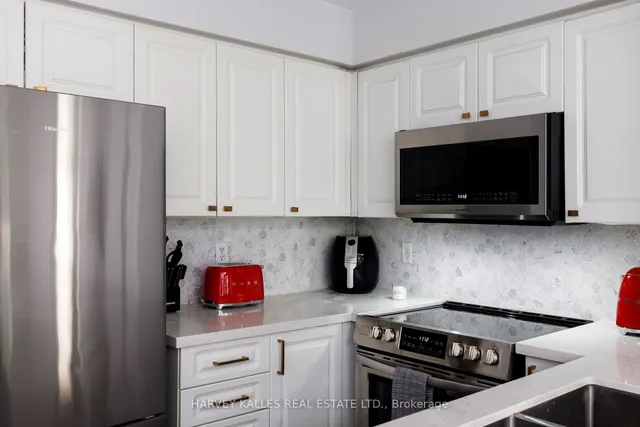 Additional image 18 of 30 Hayden St Unit 302