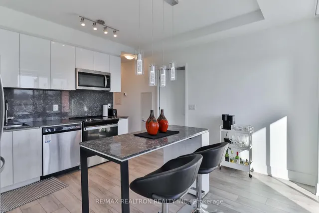 Additional image 12 of 3100 Keele St Unit 525