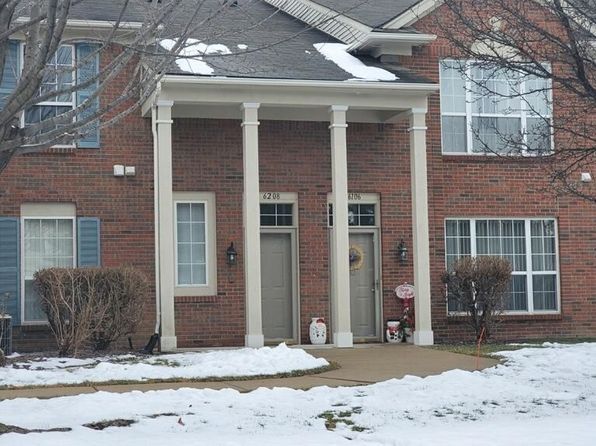 6208 Chesapeake Cir #71, Walled Lake, MI 48390