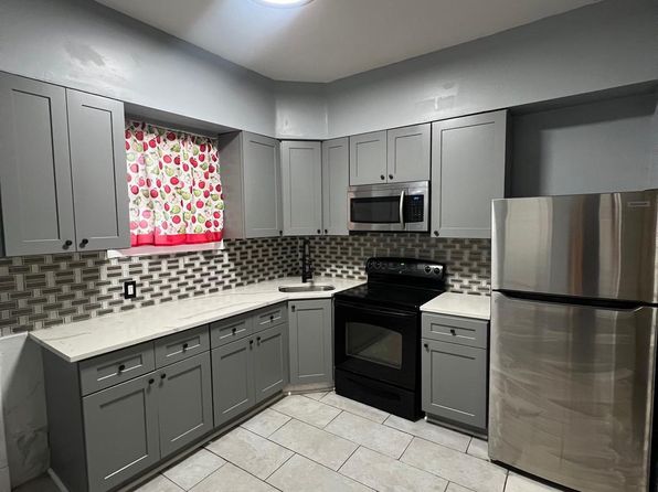 2119 S Alden St, Philadelphia, PA 19143
