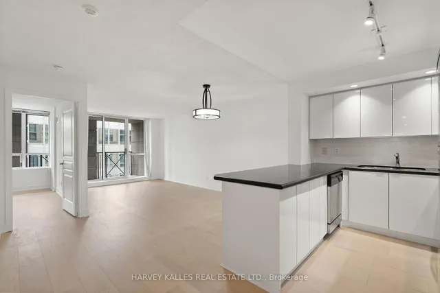 Additional image 8 of 140 Simcoe St Unit 1412