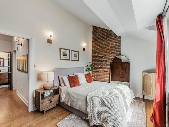 Additional image 13 of 1584 Dundas St