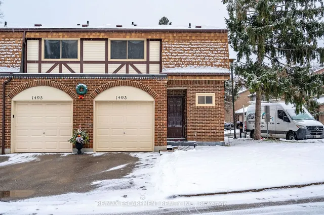 1493 Ester Dr