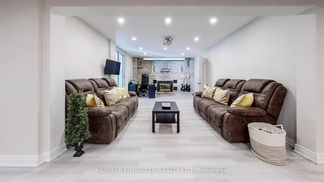 Additional image 20 of 24 Royal Rouge Tr