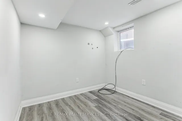 Additional image 32 of 22 Newbridge Cres