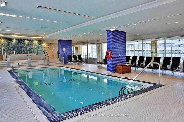 Additional image 28 of 55 Bremner Blvd Unit 1306