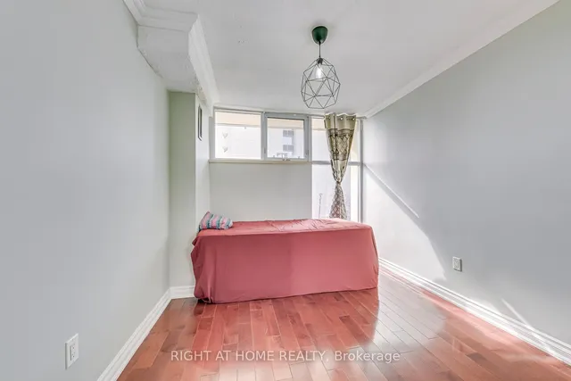 Additional image 33 of 366 The East Mall N/A Unit 103