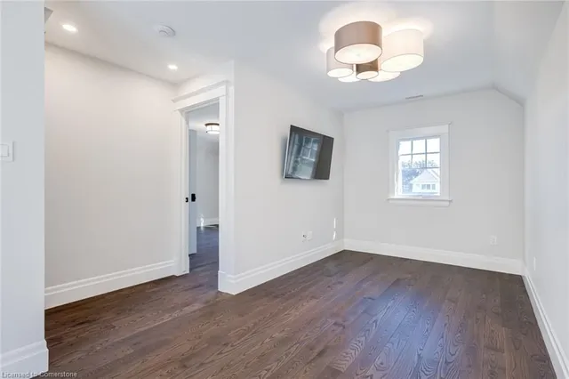 Additional image 27 of 100 Kensington Ave