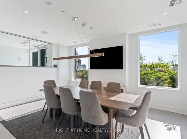 Additional image 47 of 3100 Keele St Unit 612