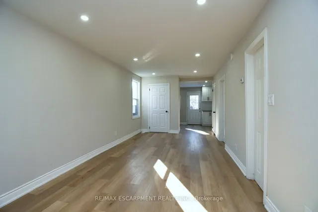 Additional image 9 of 32 Vansitmart Ave