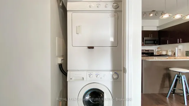 Additional image 23 of 25 Cole St Unit 1906