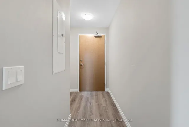 Additional image 4 of 60 Charles St W St Unit 308