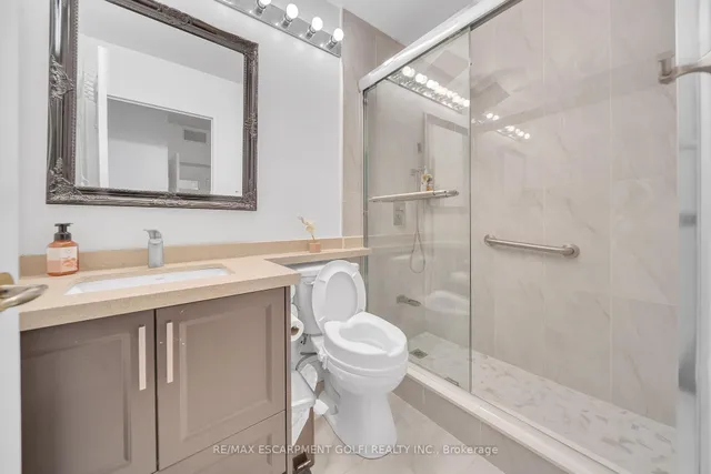 Additional image 32 of 8 Lee Centre Dr Unit PH203