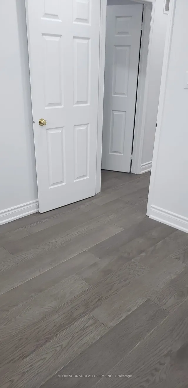 Additional image 30 of 27 Charcoal Dr