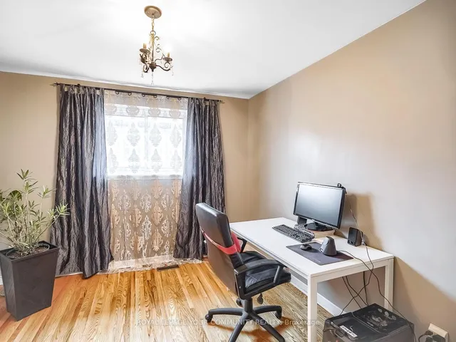 Additional image 16 of 46 Fontainbleau Dr