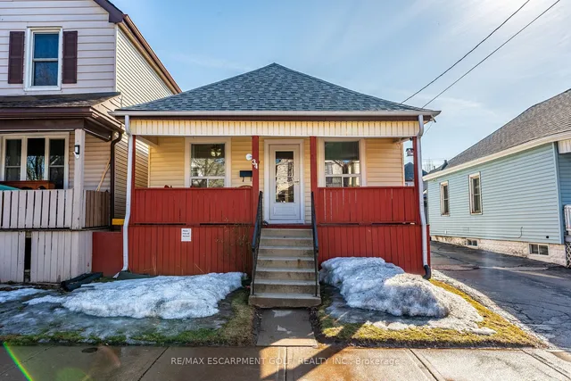 Additional image 3 of 34 Mayflower Ave