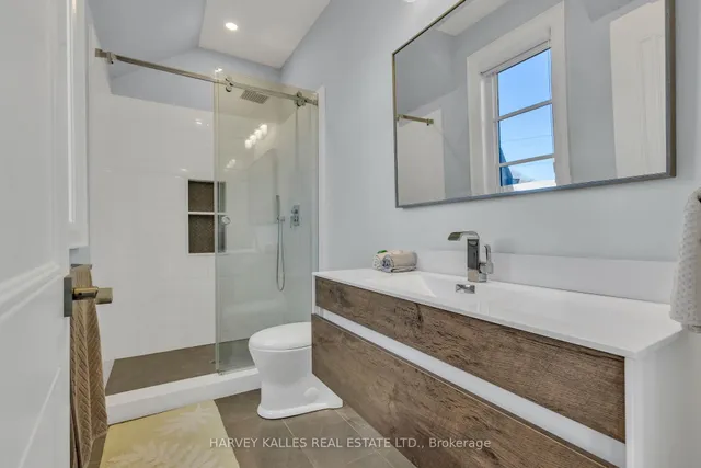 Additional image 43 of 29 Leland Ave