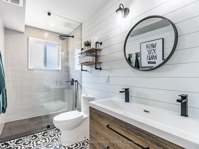 Additional image 18 of 48 Chatsworth Dr