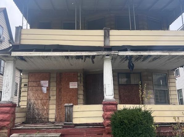 11421 Carolina Rd, Cleveland, OH 44108