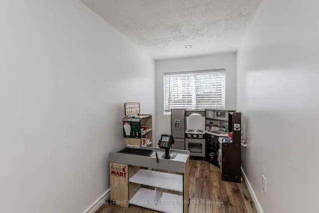 Additional image 33 of 708 West 5th St