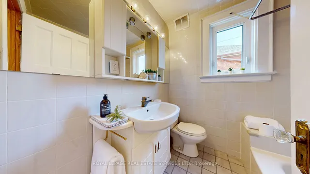 Additional image 26 of 216 Humberside Ave