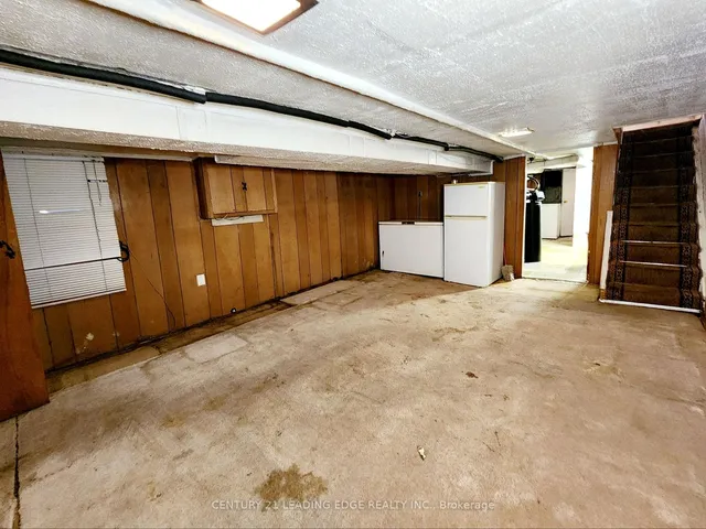 Additional image 19 of 635 Coxwell Ave