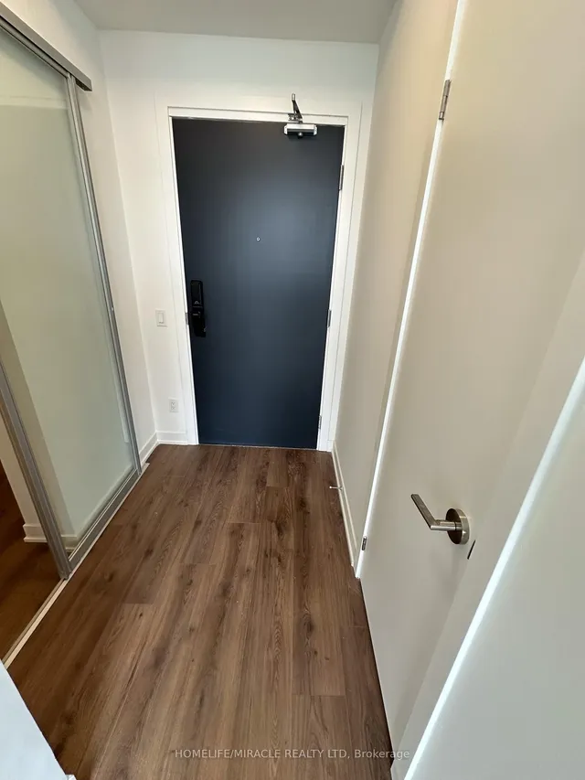 Additional image 21 of 405 Dundas St Unit PH07