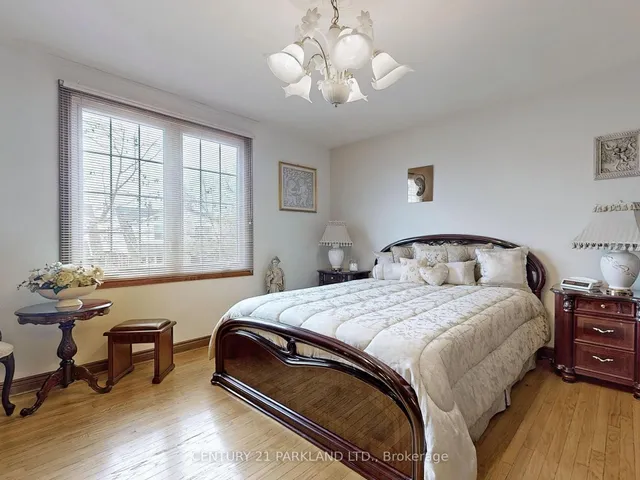 Additional image 19 of 526 Milverton Blvd